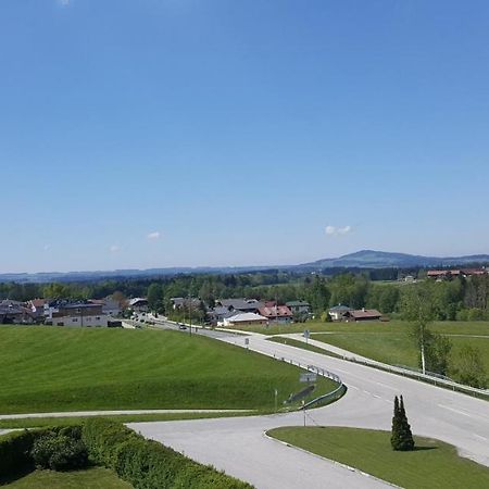 Gasthof Neuhofen オイゲンドルフ エクステリア 写真