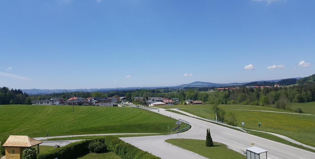 Gasthof Neuhofen オイゲンドルフ エクステリア 写真